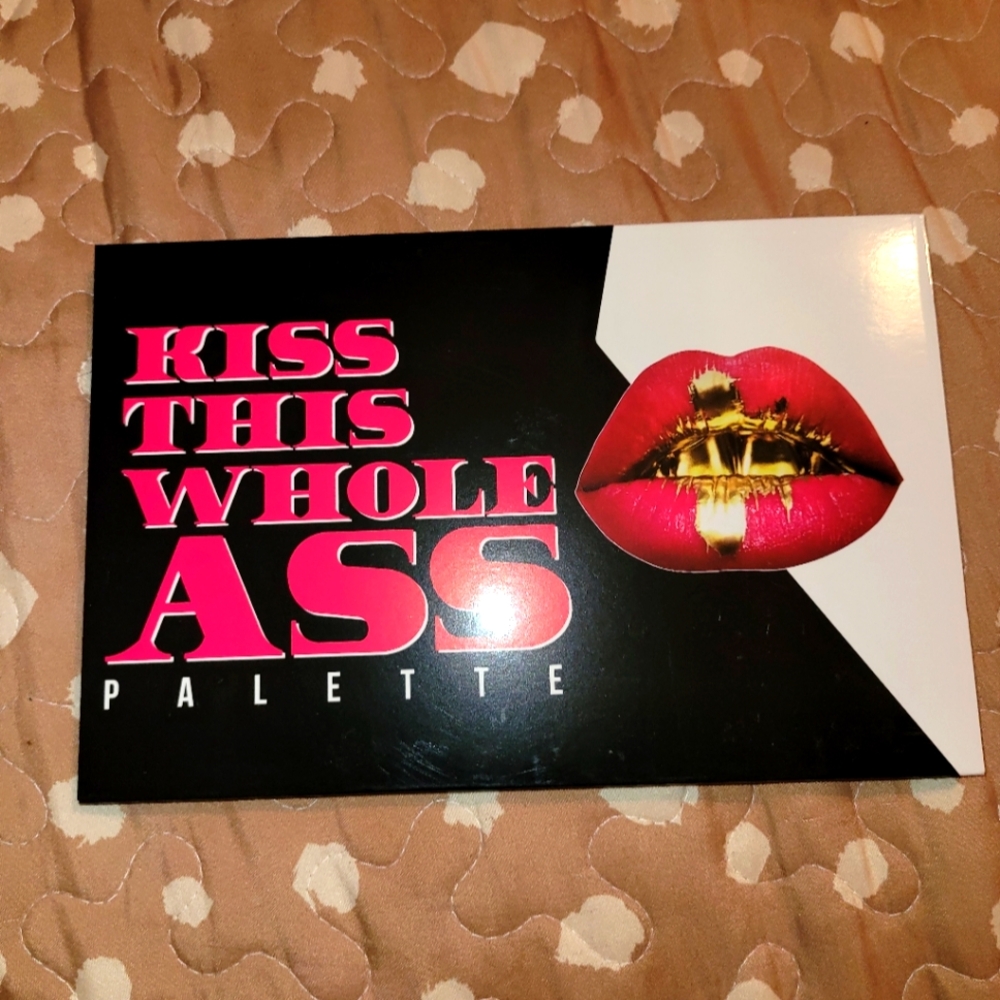Bestie Gang KTWA Eyeshadow Palette
